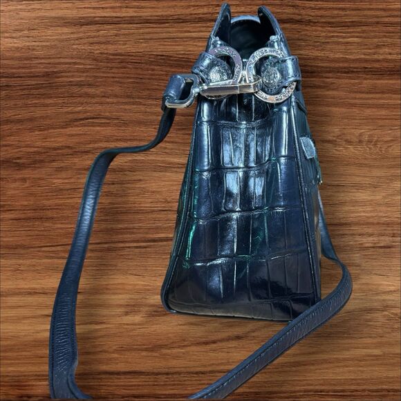 Vintage MC Black Crocodile Embossed Crossbody Bag with Silver Heart Clasp - Picture 5 of 13